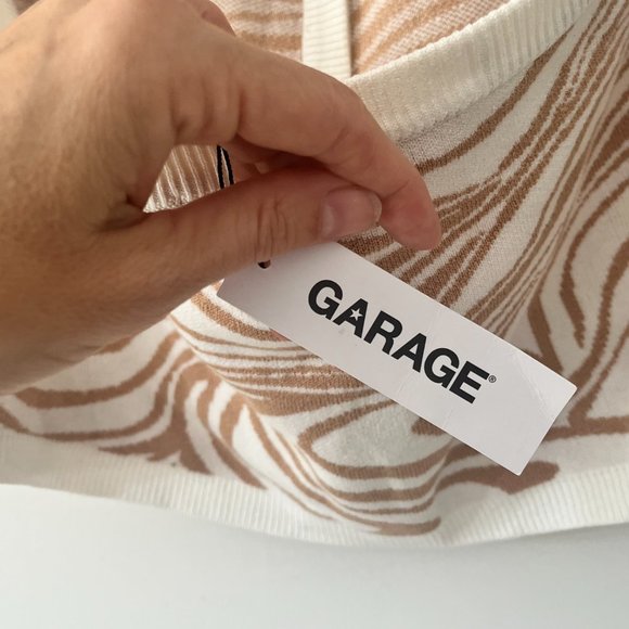 NWT Garage sweater halter top with collar. Swirly brown pattern. Large. - Picture 6 of 6